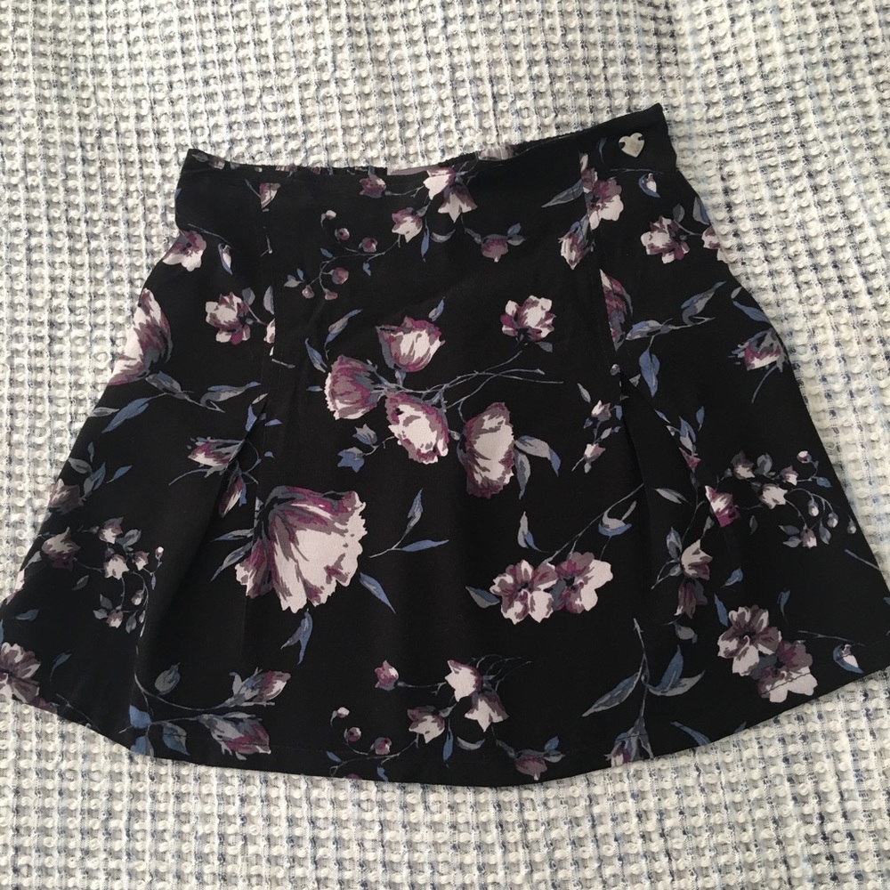 Kendall & Kylie floral mini skirt!